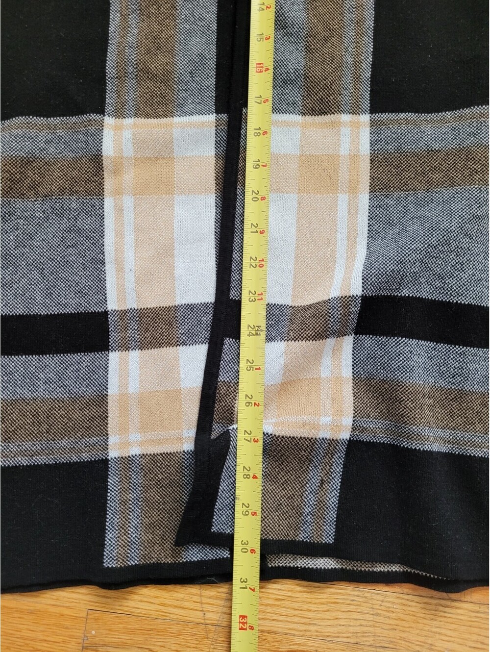 Anne Klein Plaid Longline Cardigan Sweater Jacket M Black Tan Gray Buckle Closur - Picture 4 of 9